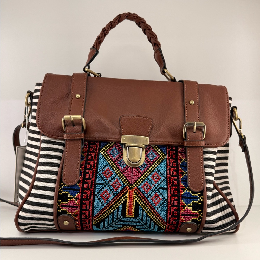 Pre Owned Jen & Co Aztec Stripe Needlepoint X Body Bag